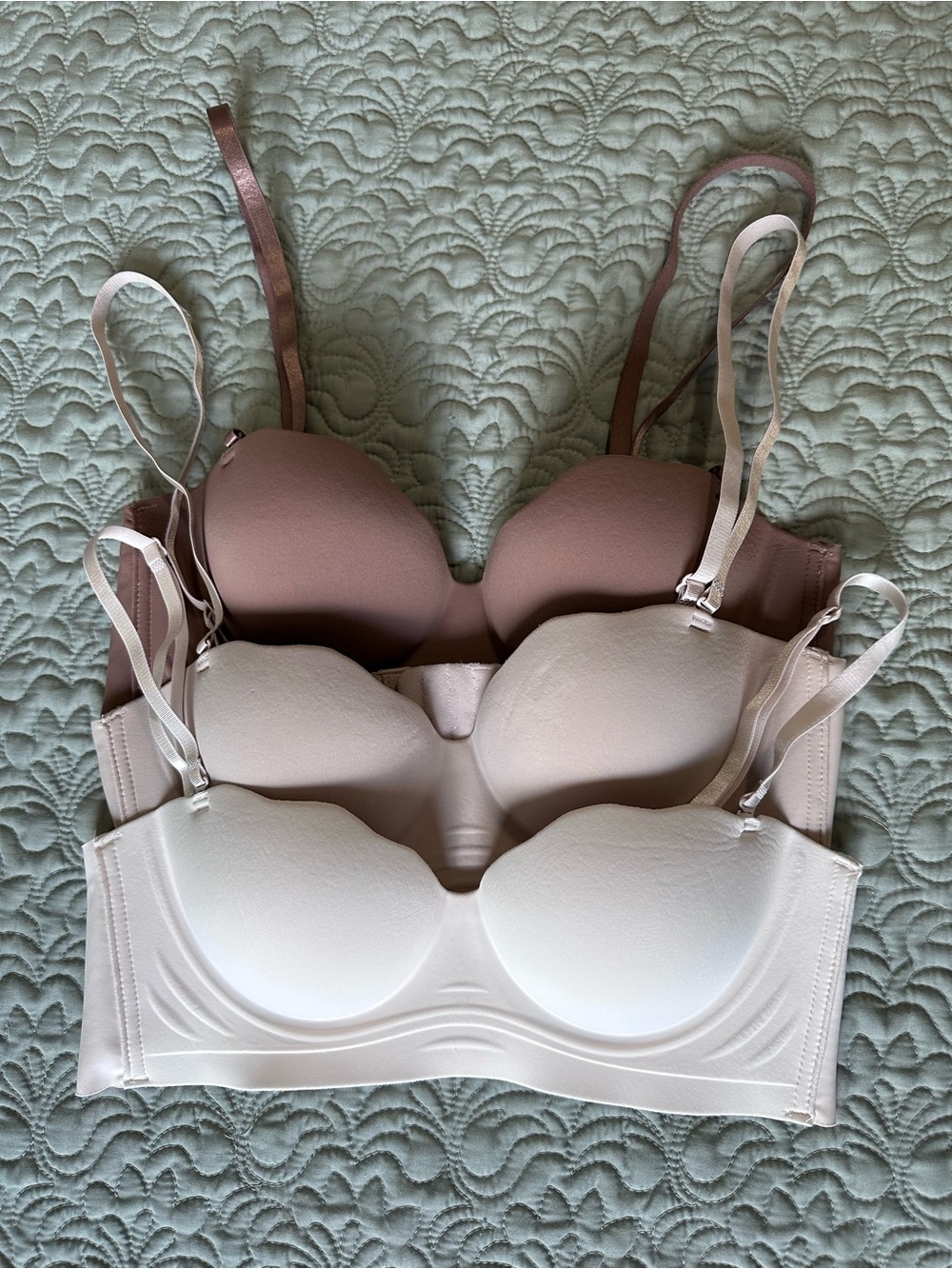2 Listings 20$! Washed But Never Worn 36B Bra Set
